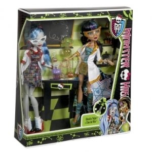 Сет из 2 кукол MONSTER HIGH В классе - Клео де Нил и Гулия Йелпс Сет из 2 кукол MONSTER HIGH В классе - Клео де Нил и Гулия Йелпс