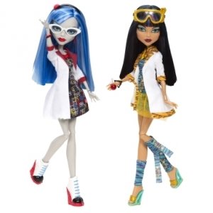 Сет из 2 кукол MONSTER HIGH В классе - Клео де Нил и Гулия Йелпс Сет из 2 кукол MONSTER HIGH В классе - Клео де Нил и Гулия Йелпс